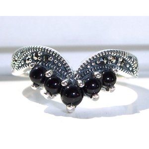 925 STERLING SILVER Onyx Marcasite V-Shaped Chevron Ring